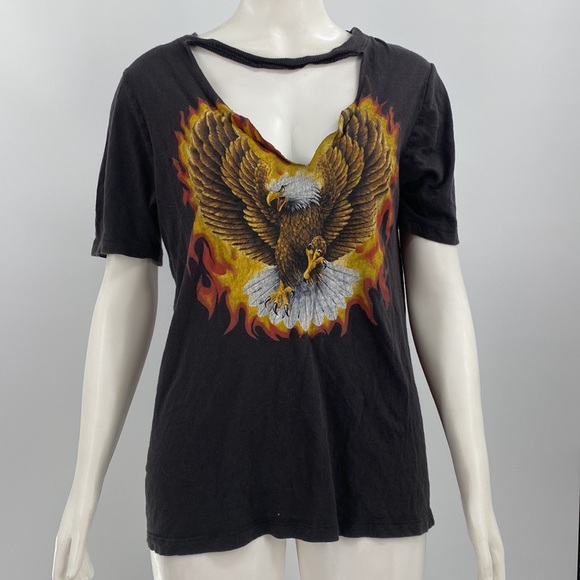 Truly Madly Deeply Eagle/Panther Neck Graphic Tee - Picture 10 of 12